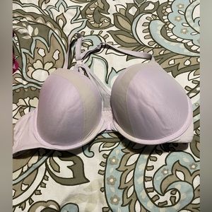 38C bra (Victoria’s Secret)